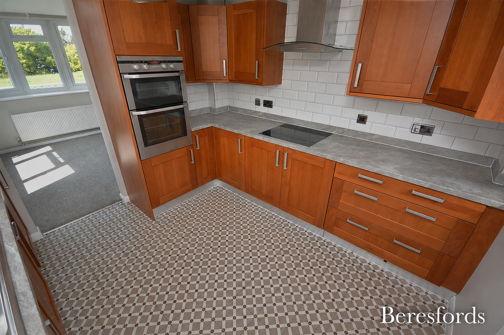 Property photo 2 of 9 Kitchen