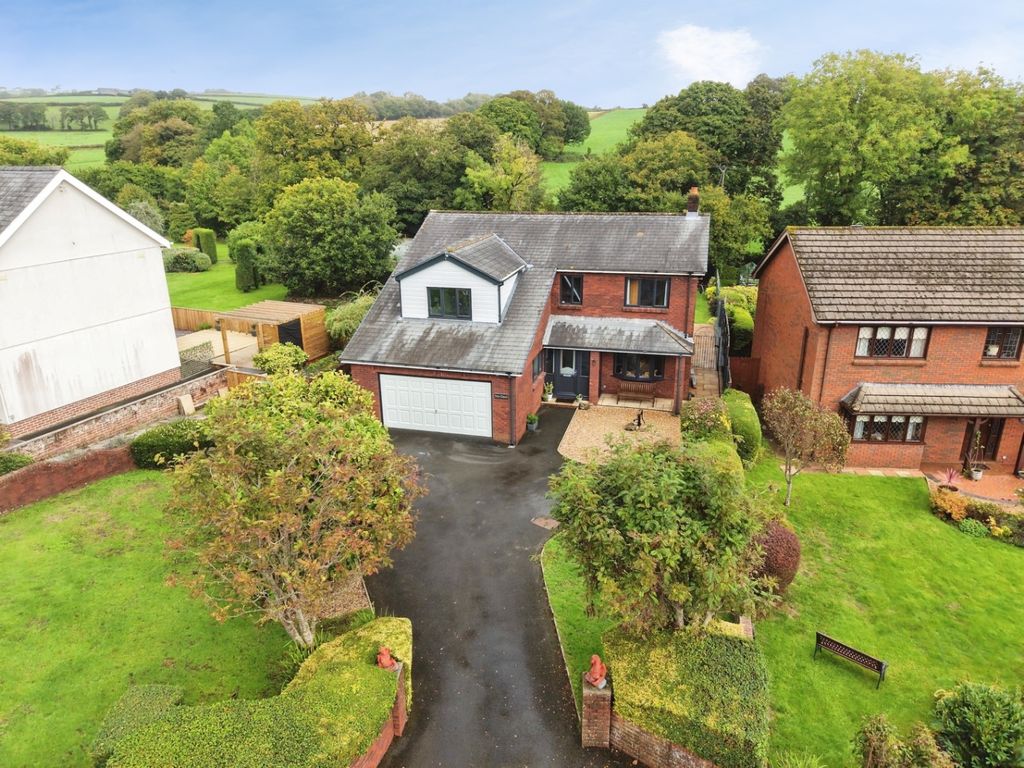 Property photo 2 of 48 5340634