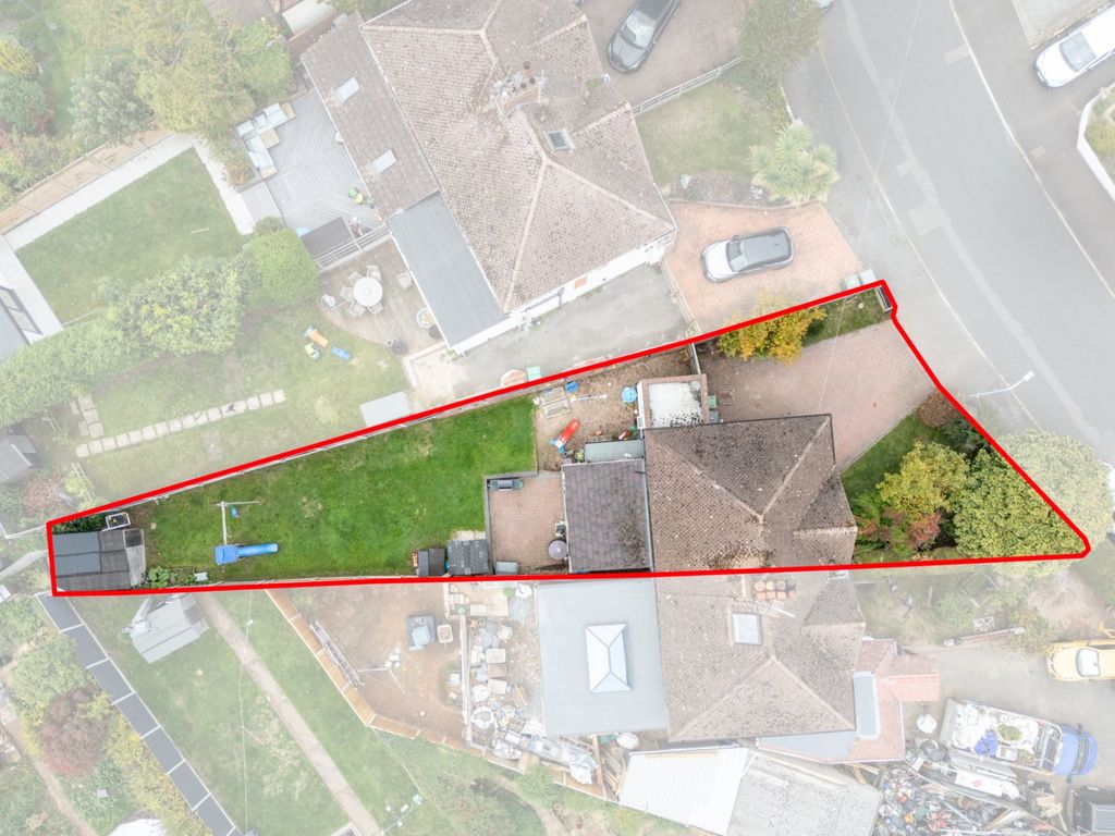 Property photo 2 of 16 Picture No. 12