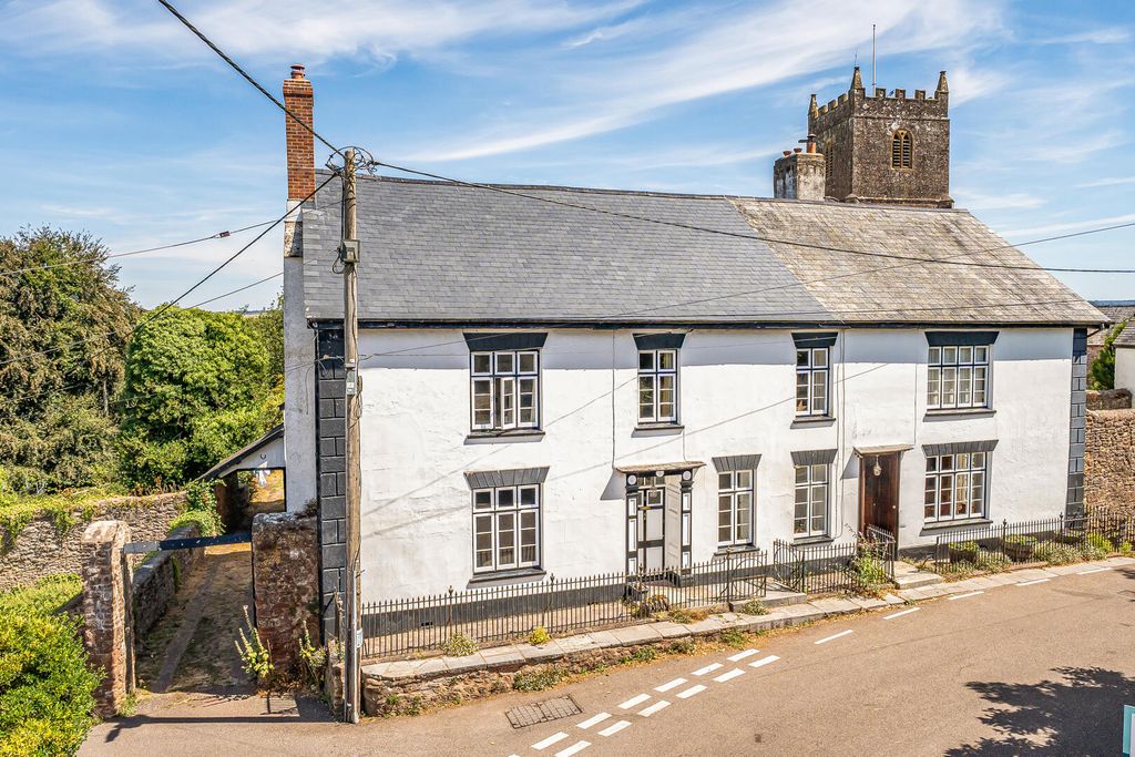 Property photo 1 of 23 Front (Exterior)