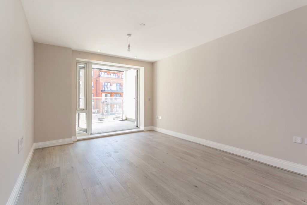 Property photo 3 of 15 Apartment 54 3049...