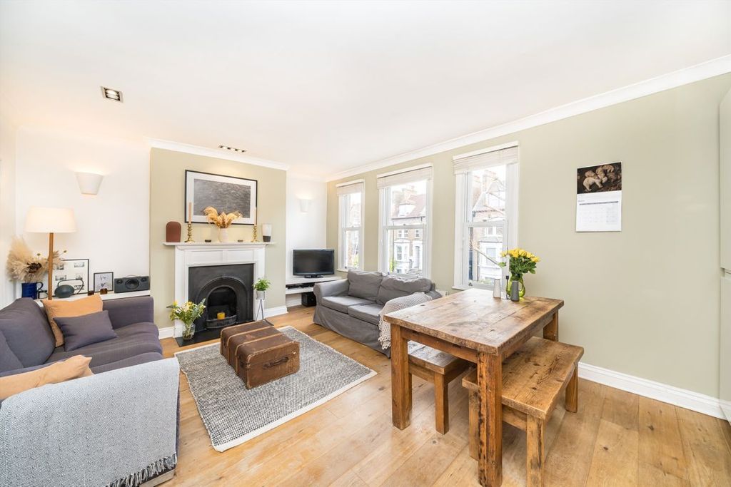 Property photo 2 of 11