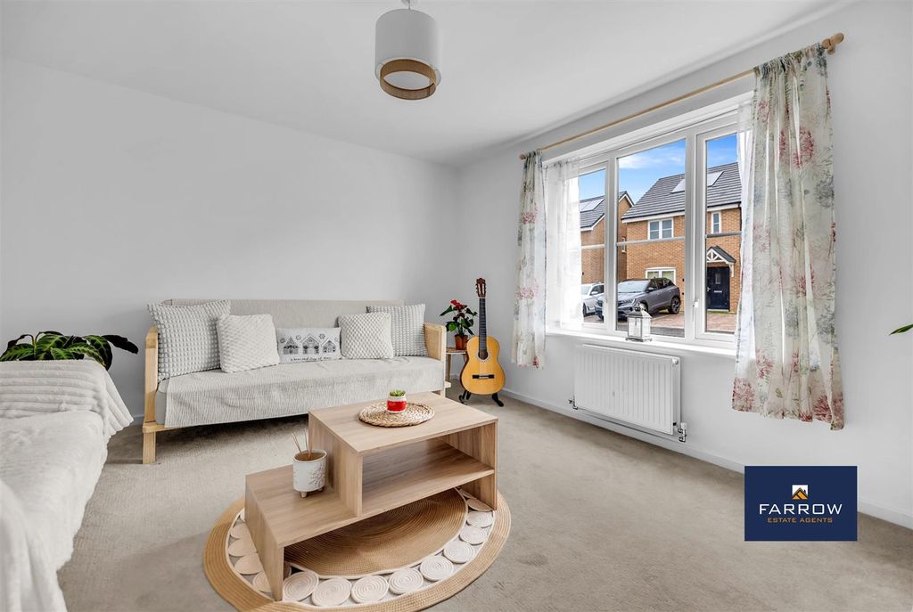 Property photo 3 of 35 Living Room