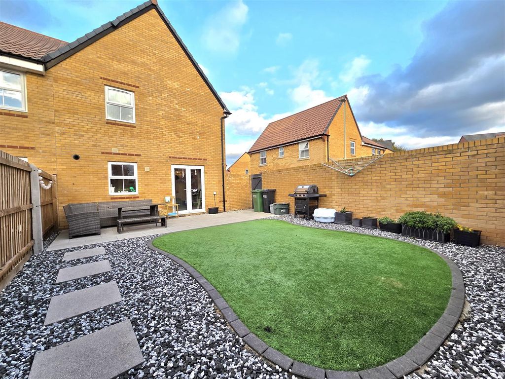 Property photo 3 of 17