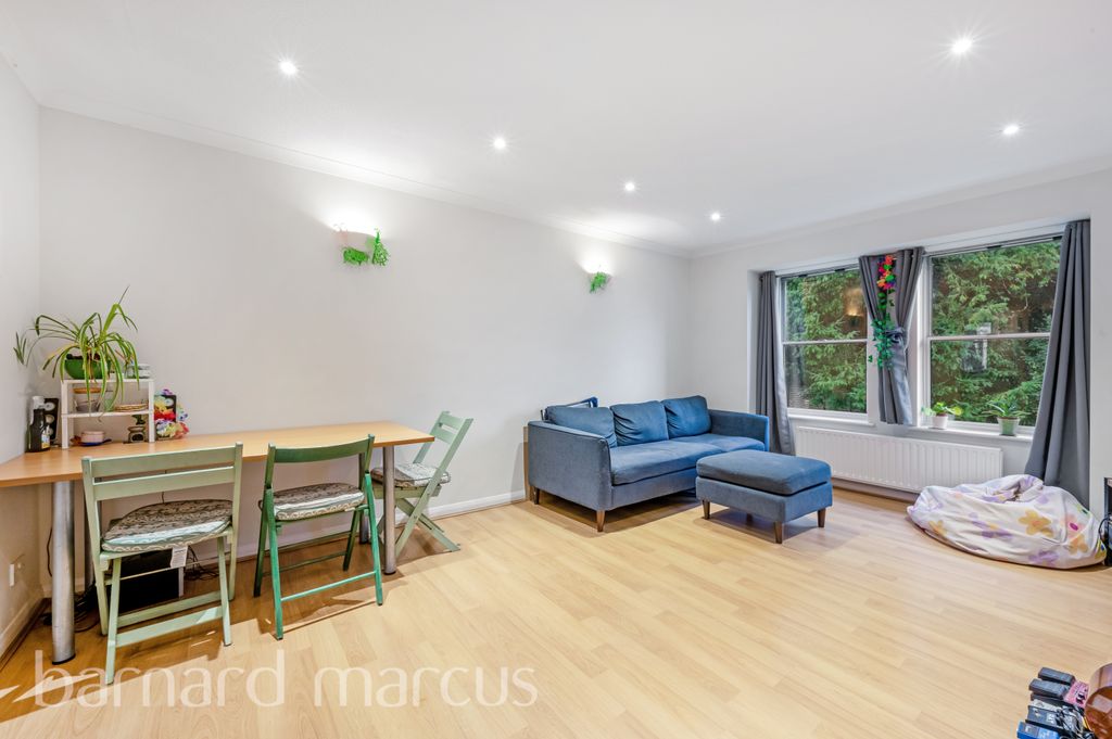 Property photo 2 of 6 Living Room