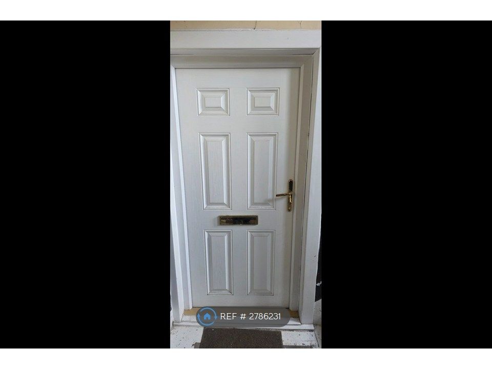Property photo 1 of 17 Main Door