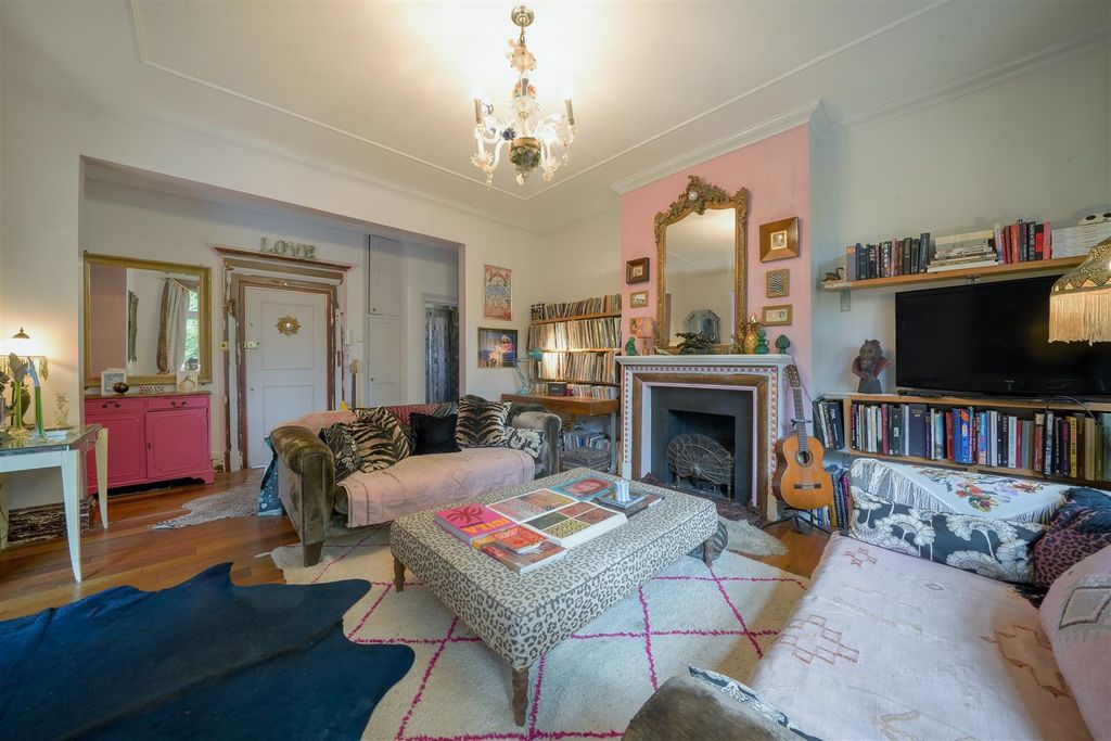 Property photo 2 of 17 Period Features With High Ceilings In Reception