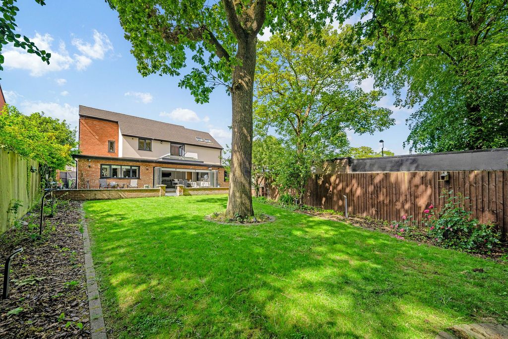 Property photo 2 of 47