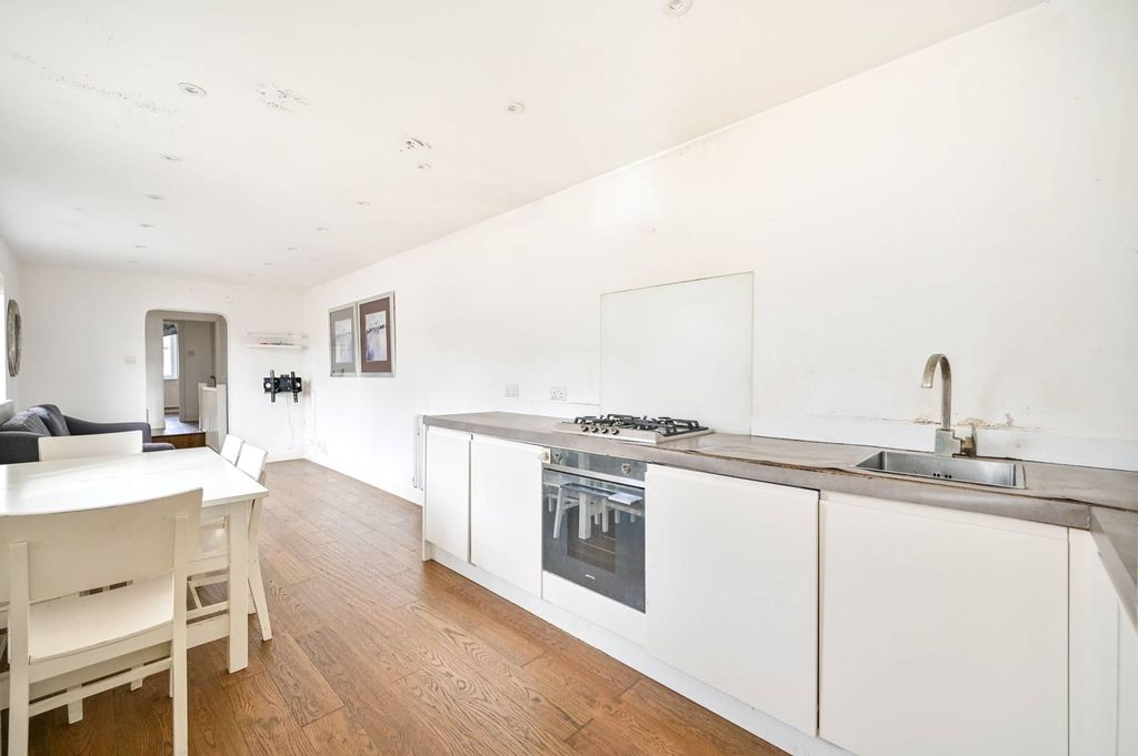 Property photo 1 of 9