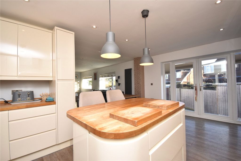 Property photo 3 of 18 Picture No. 10