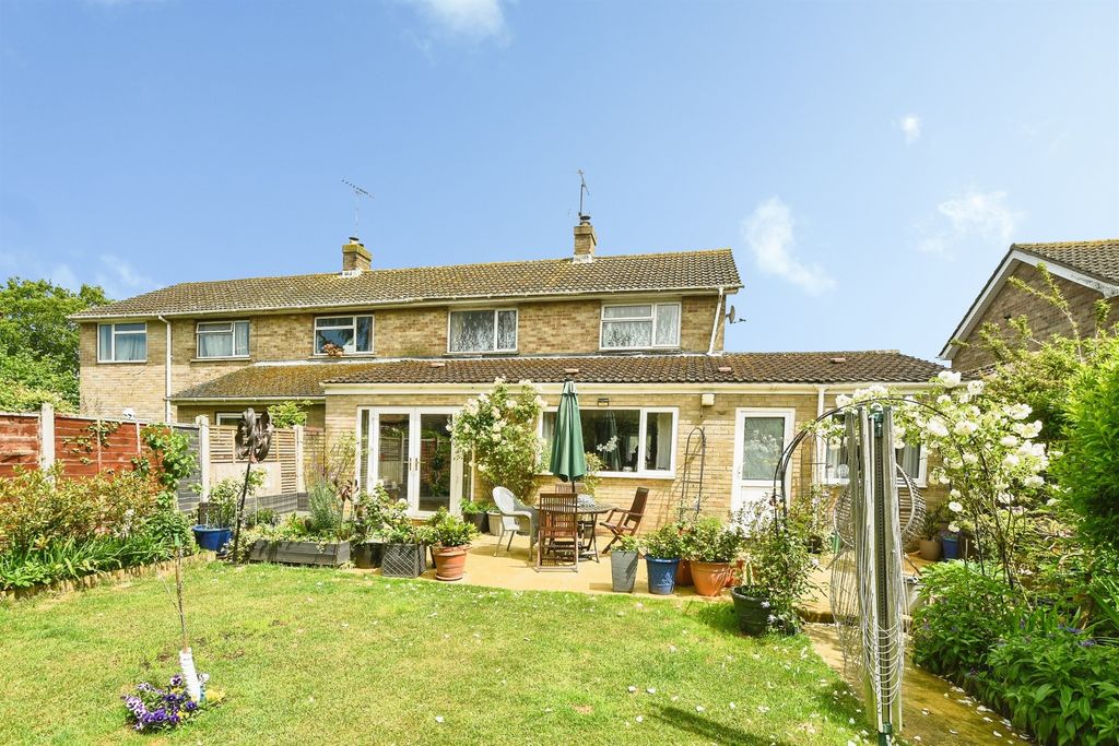 Property photo 2 of 20