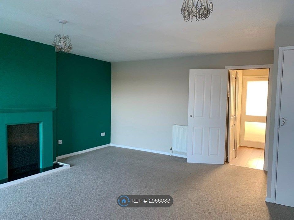 Property photo 3 of 17 Living/Dining Room
