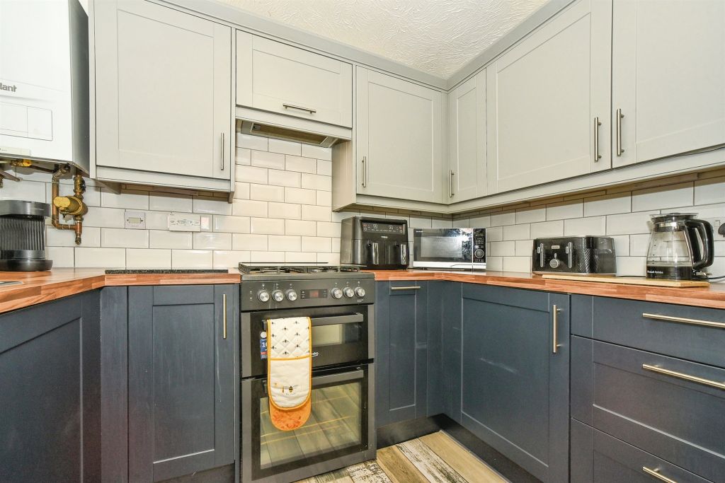 Property photo 3 of 17