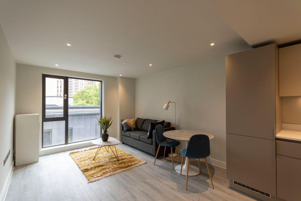 Property photo 2 of 23