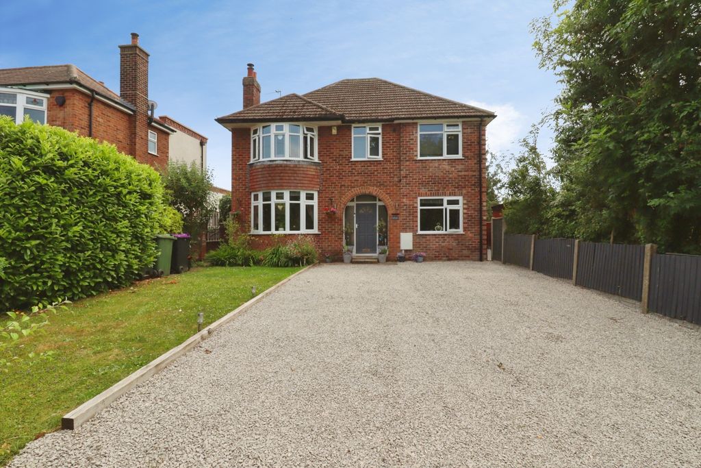 Property photo 1 of 32