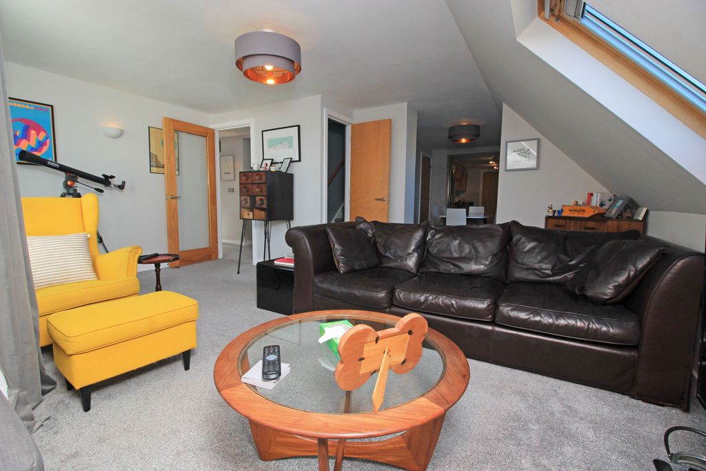 Property photo 3 of 11 Picture 3