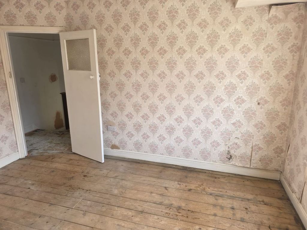 Property photo 3 of 24