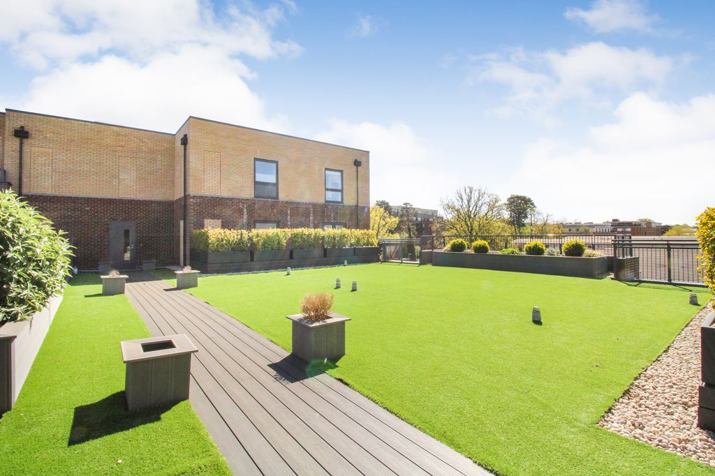 Additional image 12 of 2 bed flat for saleMoorfield Place, Farnborough GU14