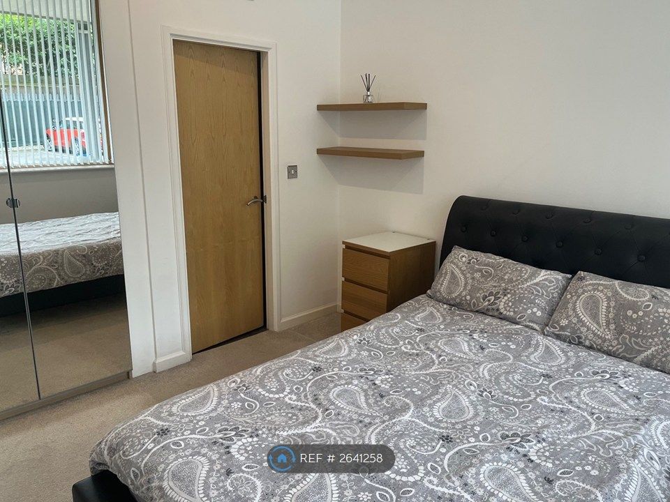 Property photo 2 of 19 Bedroom 1