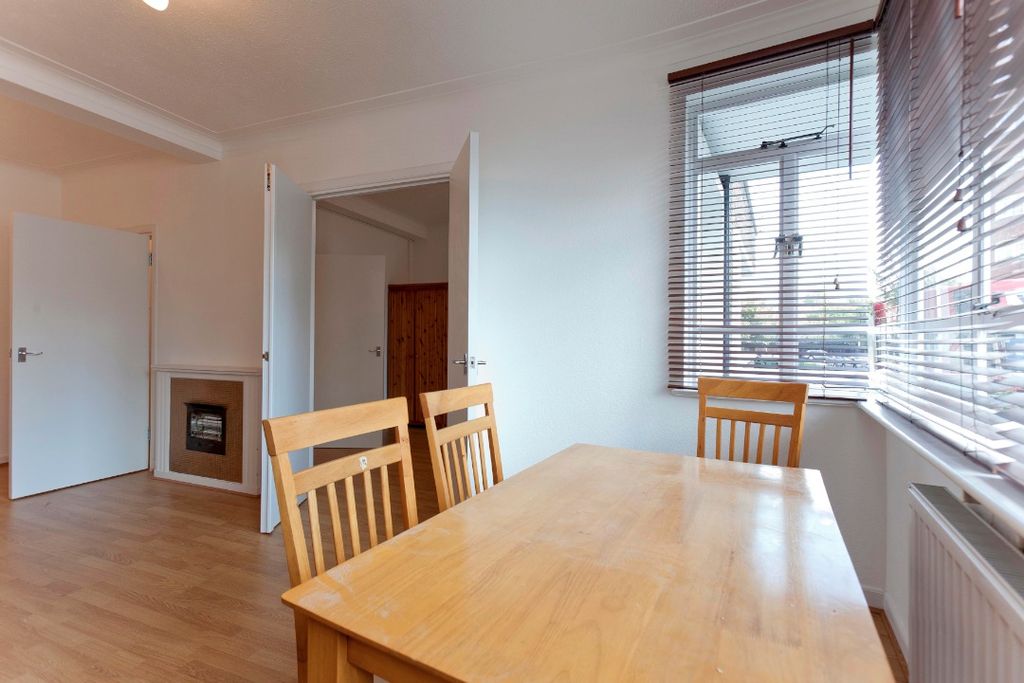 Property photo 3 of 10 Gallery