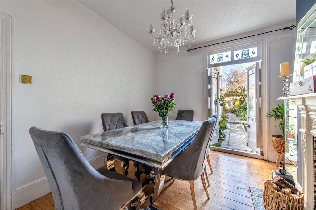 Property photo 3 of 34 Picture No. 15