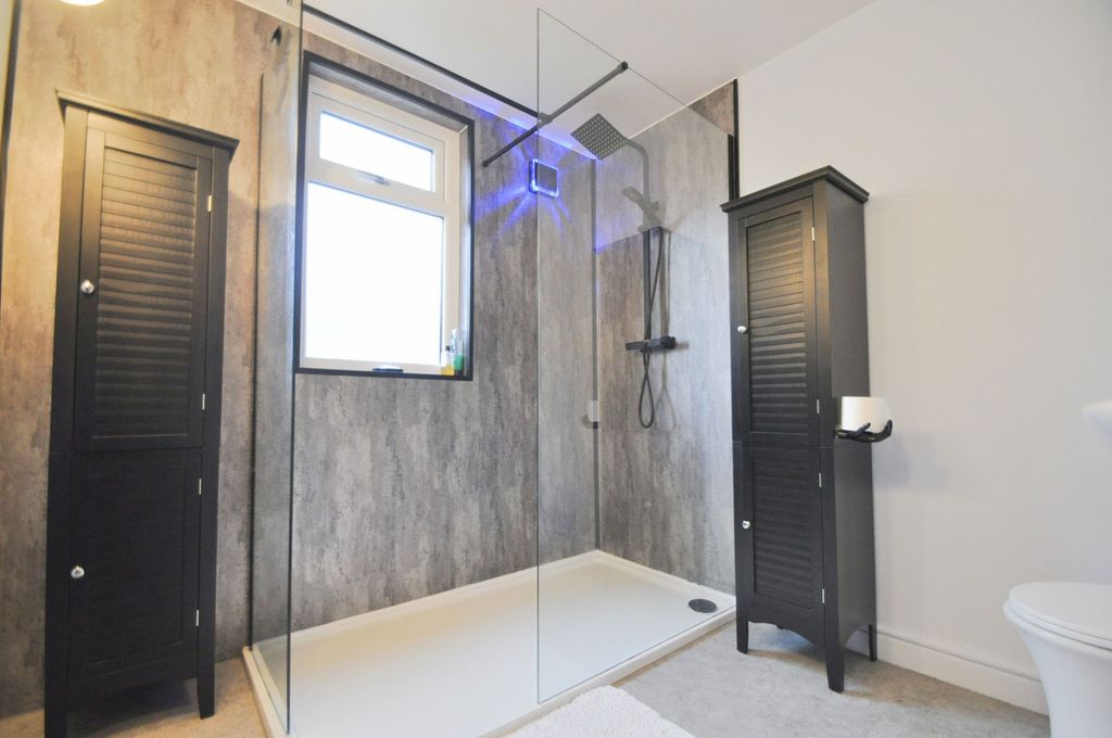 Property photo 3 of 39