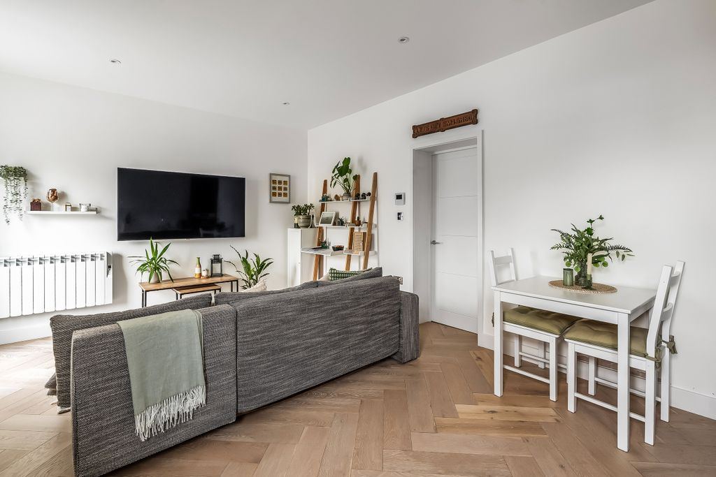 Property photo 2 of 21 2