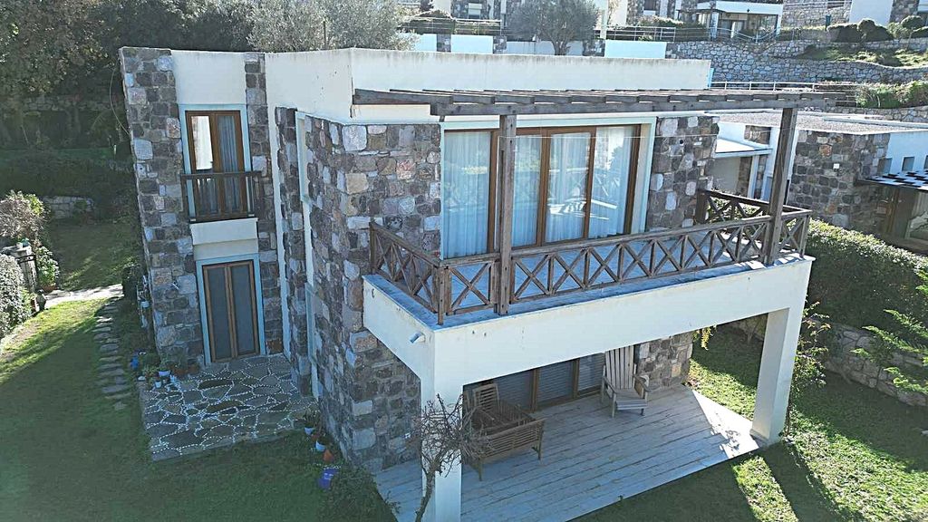 Property photo 3 of 25 Beautiful Sea-View Apartment For Sale In Bodrum Â€“ A Gorgeous Top-Floor Apartment