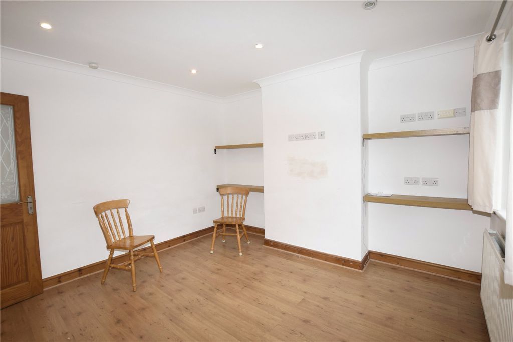 Property photo 2 of 10 Picture No. 05