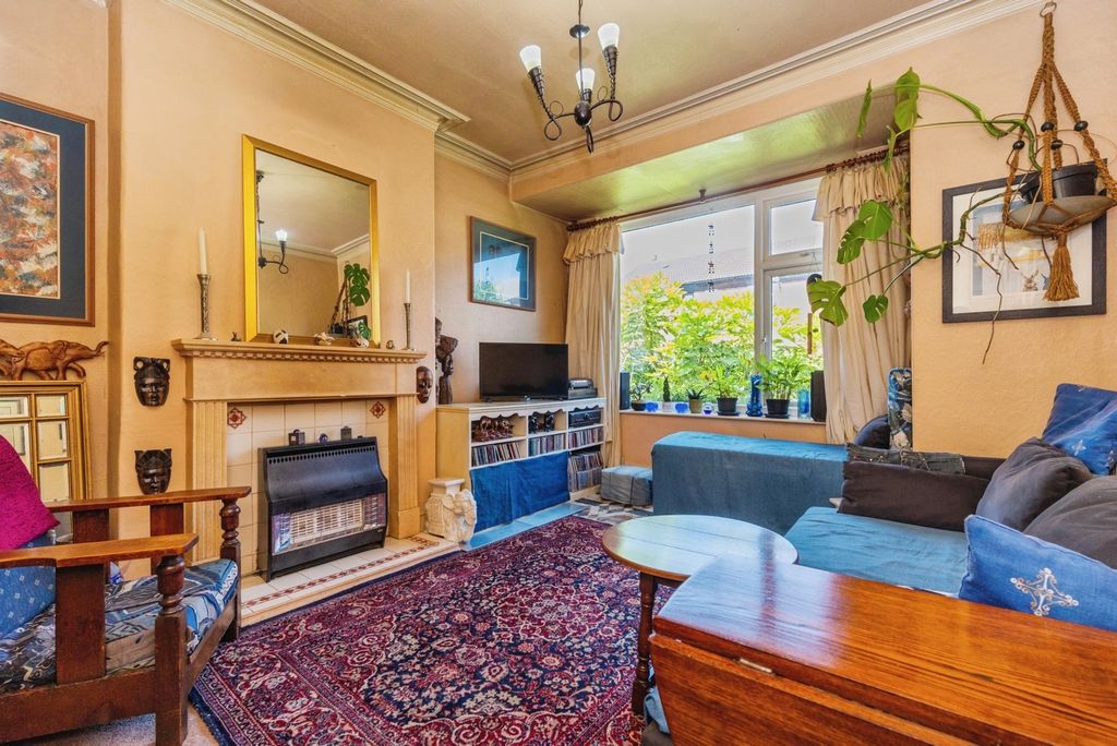 Property photo 3 of 20 Pbox-Img.Jpg