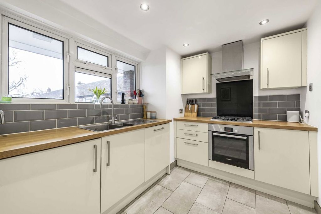 Property photo 3 of 5