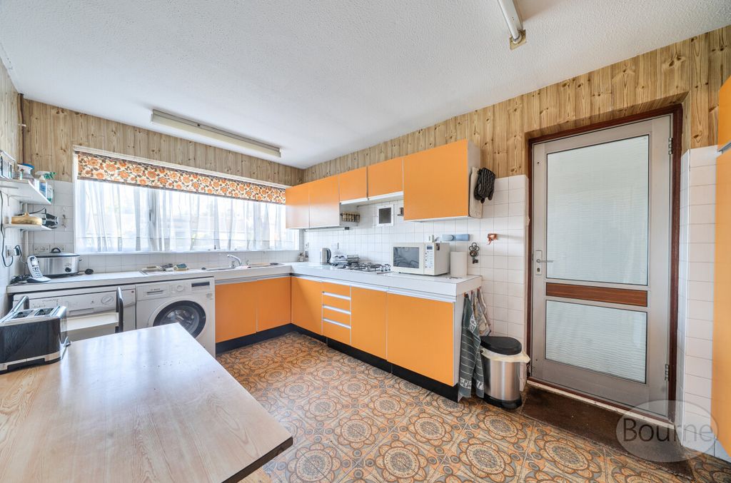 Property photo 2 of 10 6c1F45d9-F124-481...