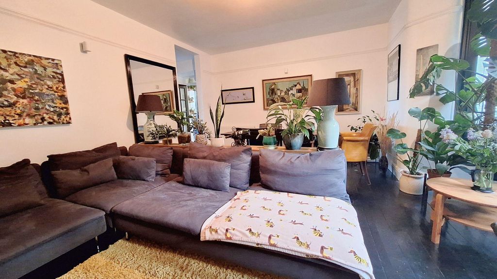 Property photo 1 of 10 Cover