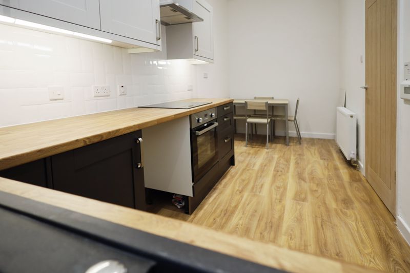 Property photo 2 of 7 Photo 4