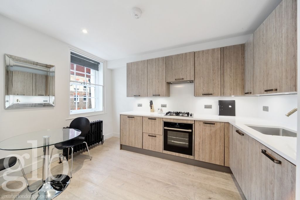 Property photo 2 of 9 959485