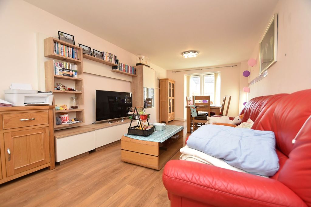 Property photo 2 of 24