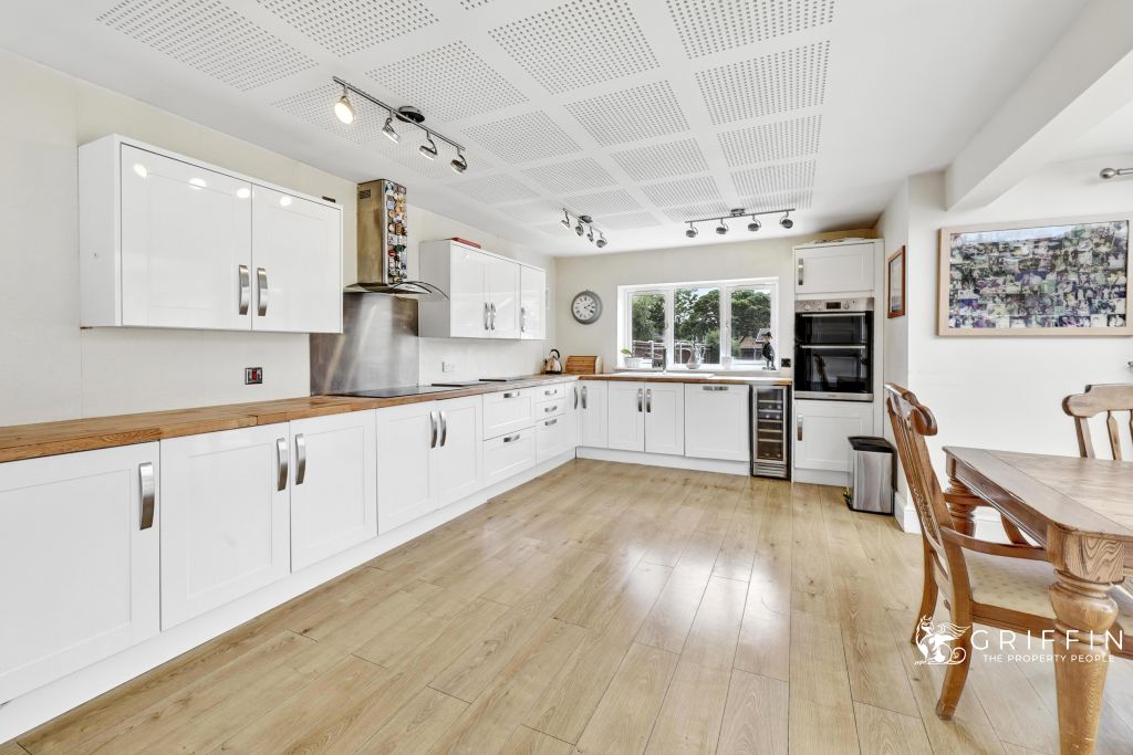 Property photo 3 of 22 171A8931171A8935