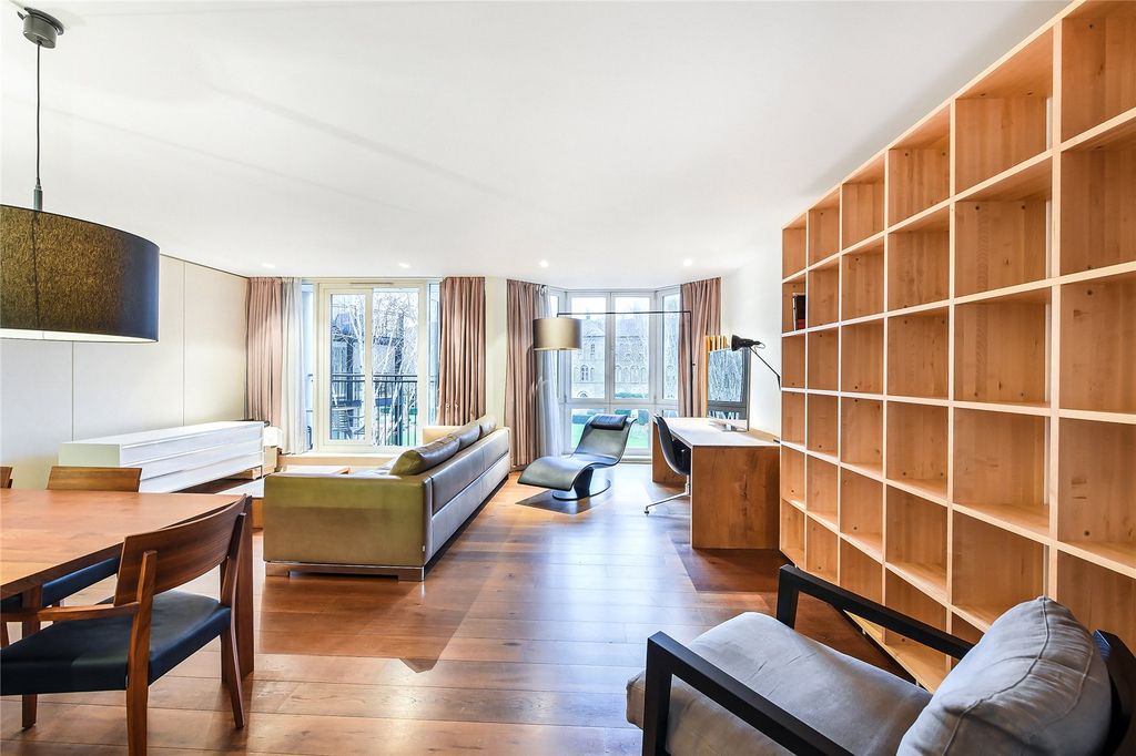 Property photo 1 of 18 Reception Room