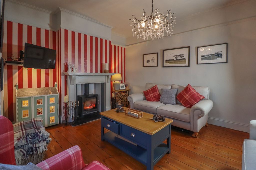 Property photo 3 of 23 4695246