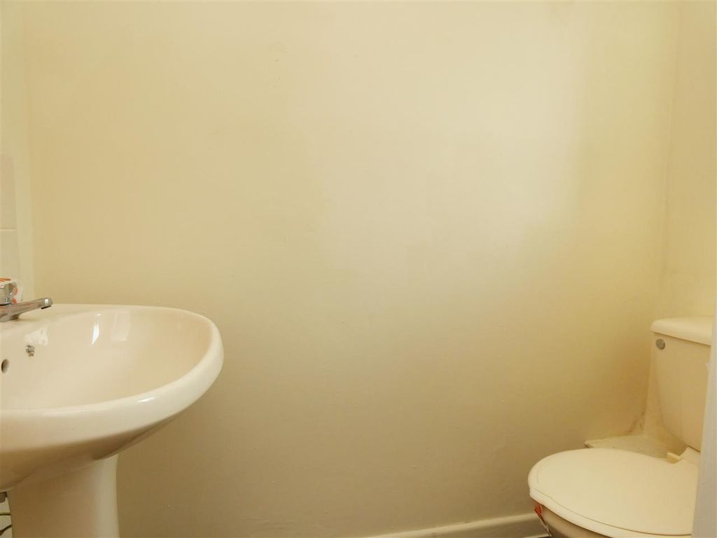 Property photo 3 of 14 Ground Floor WC