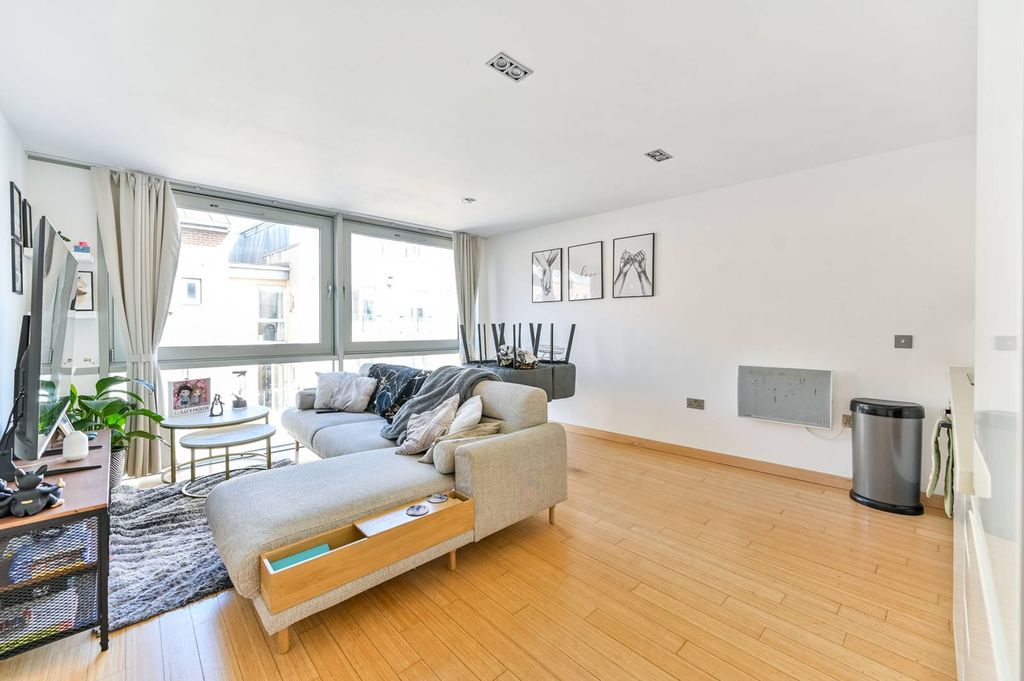 Property photo 2 of 5
