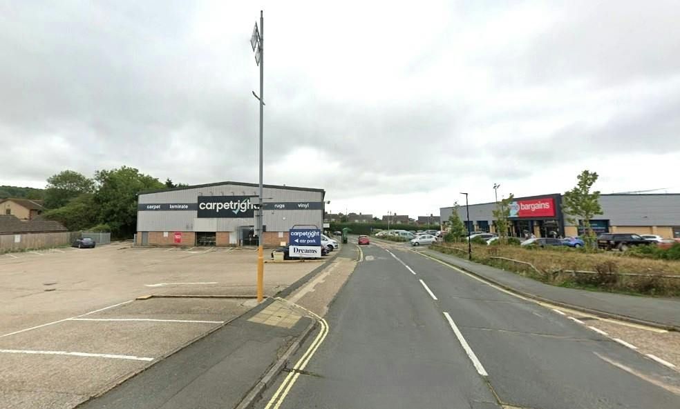 Property photo 1 of 5 Taylor Road, Newport, Isle Of Wight v.Jpg