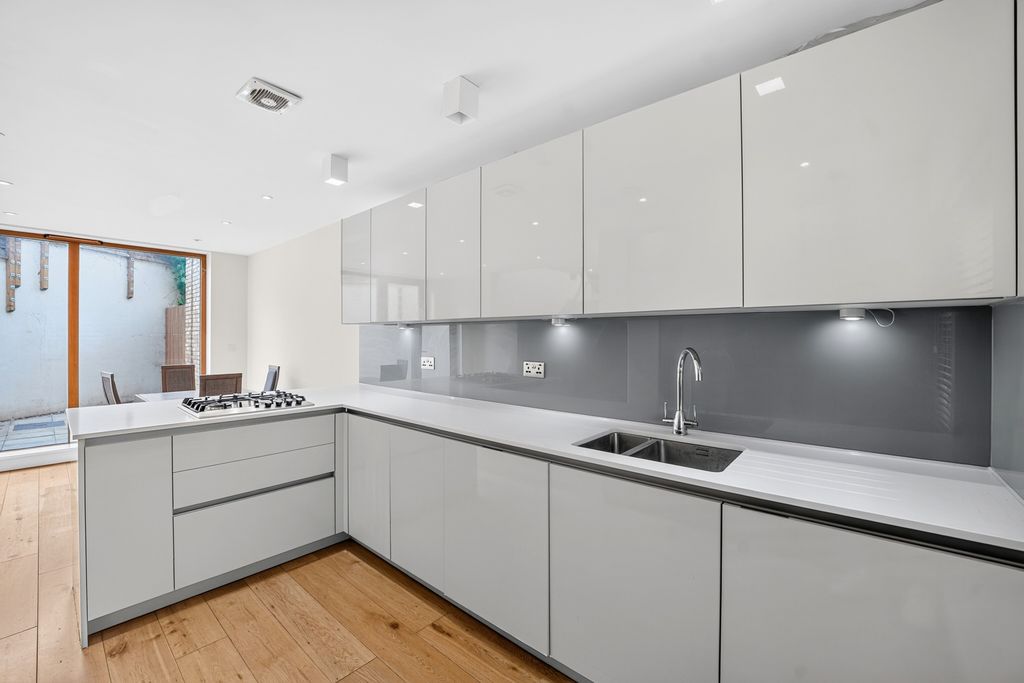 Property photo 2 of 20 Pbox-Img.Jpg