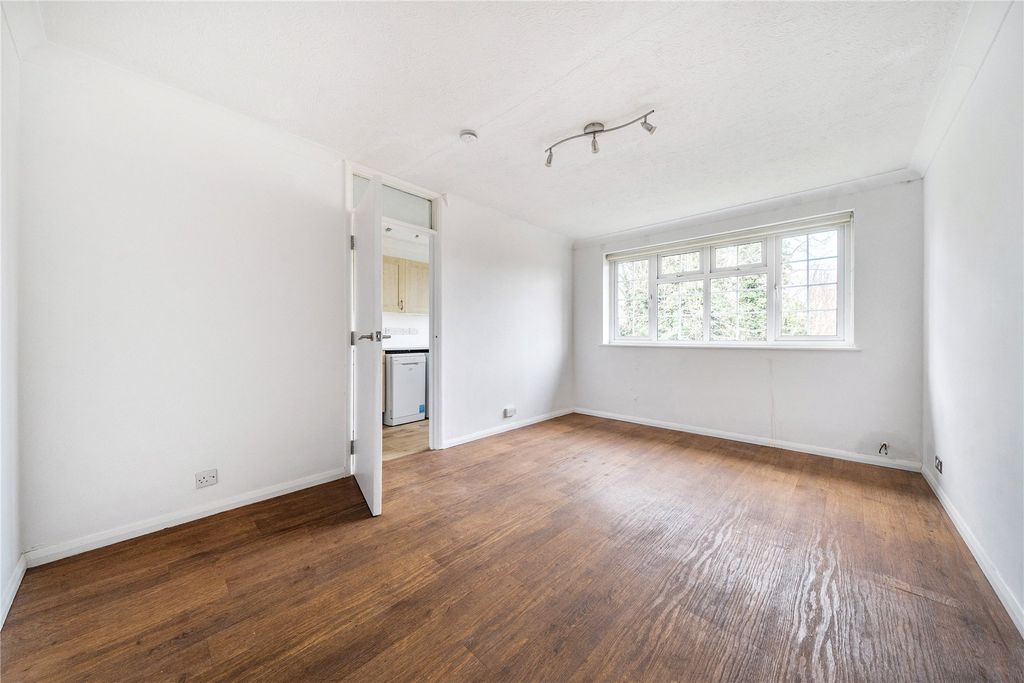 Property photo 2 of 17 Picture No. 08