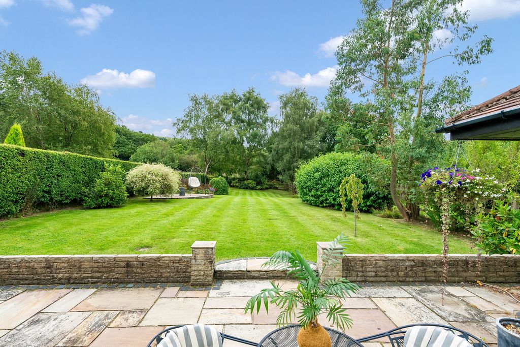 Property photo 2 of 34