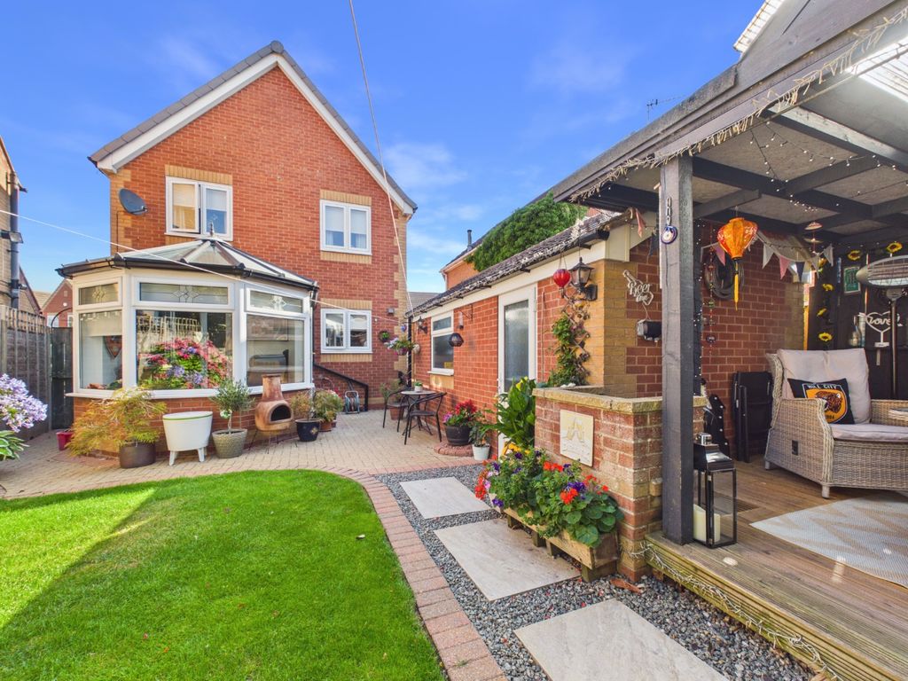 Property photo 2 of 21 4788465