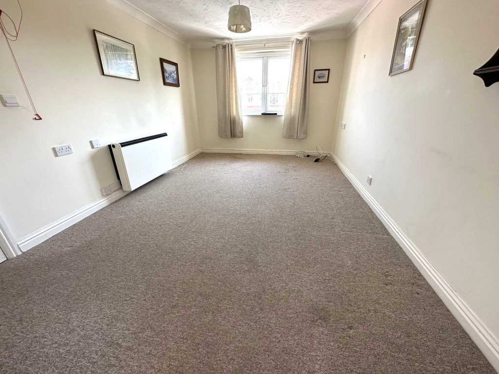 Property photo 2 of 11