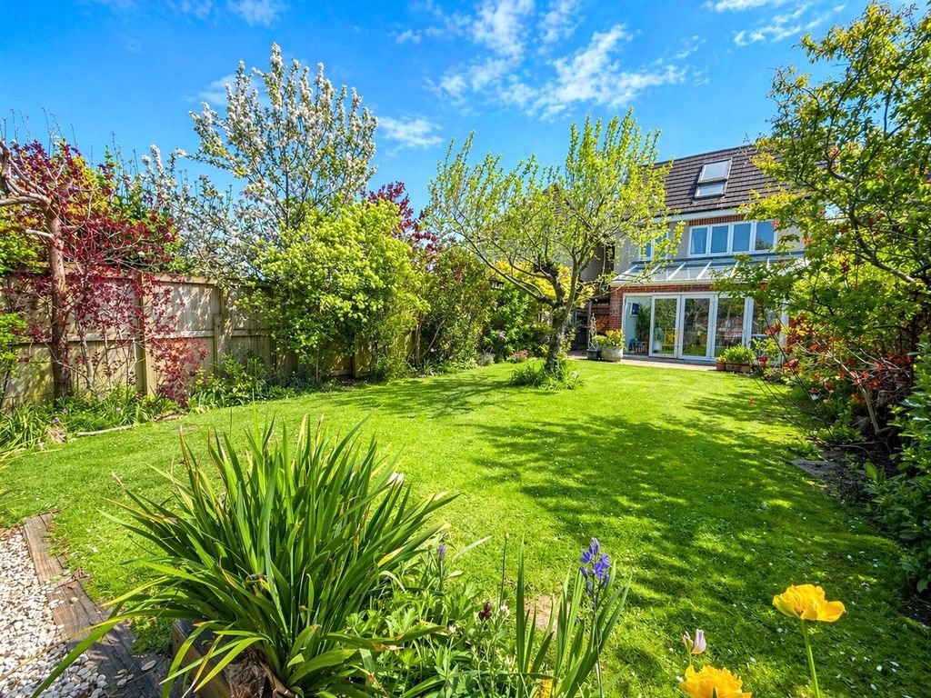 Property photo 3 of 19 Picture No. 26