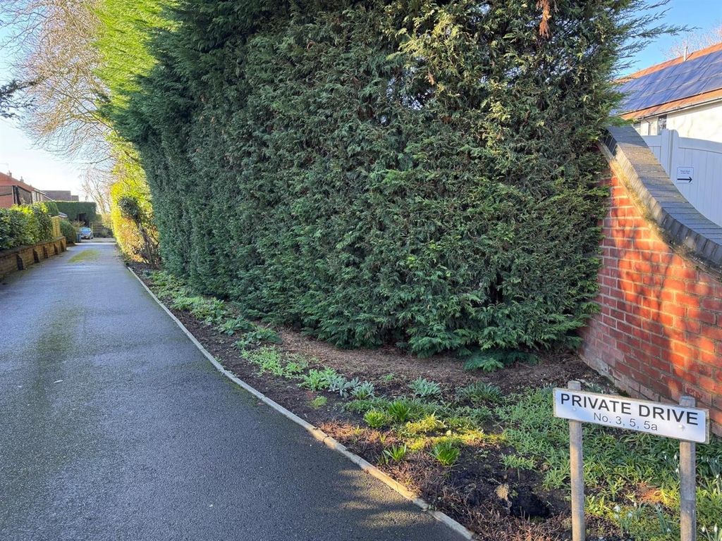 Property photo 2 of 25 Location