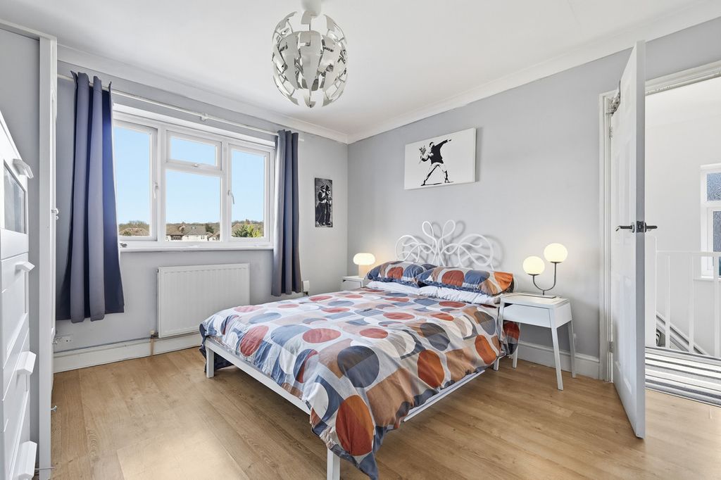 Property photo 3 of 24